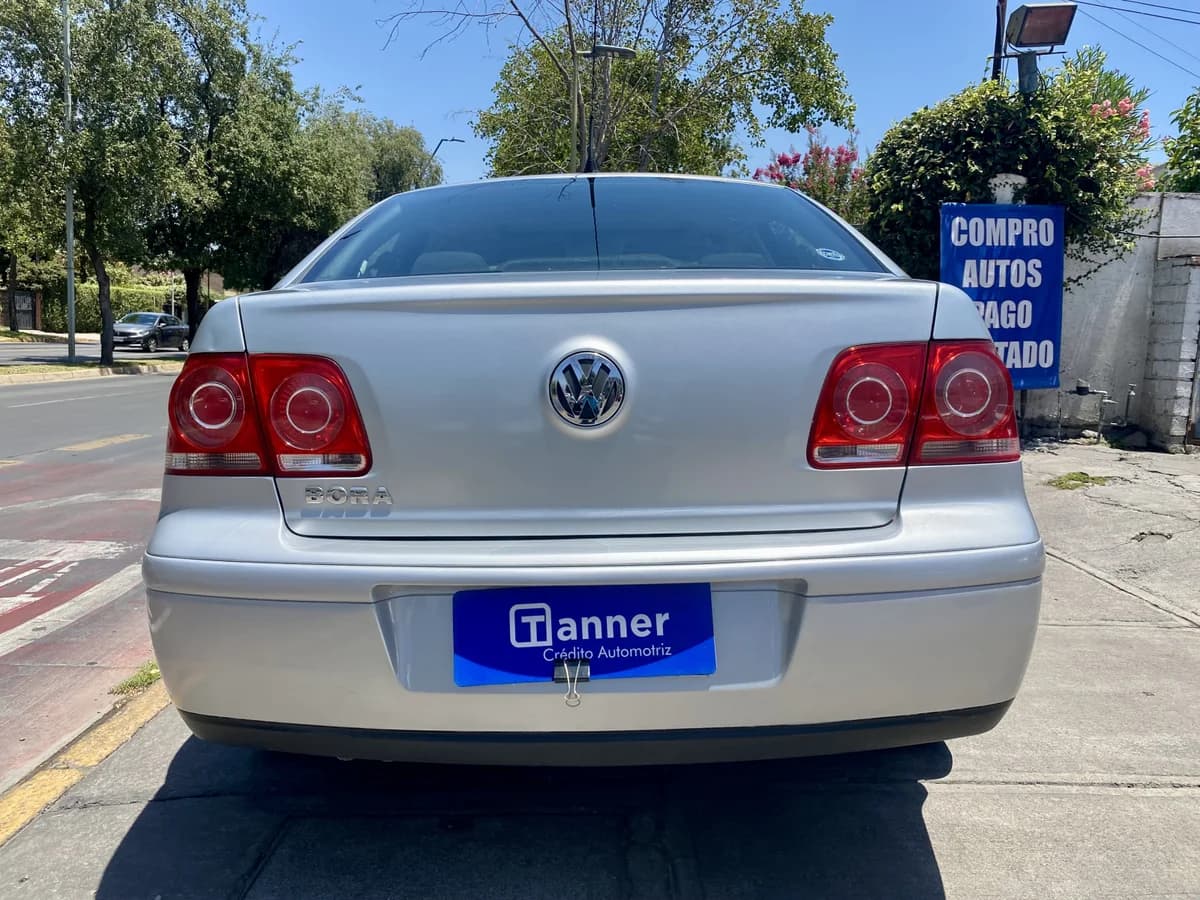 2012 VOLKSWAGEN BORA TRENDLINE SKY 2.0 - Imagen 2