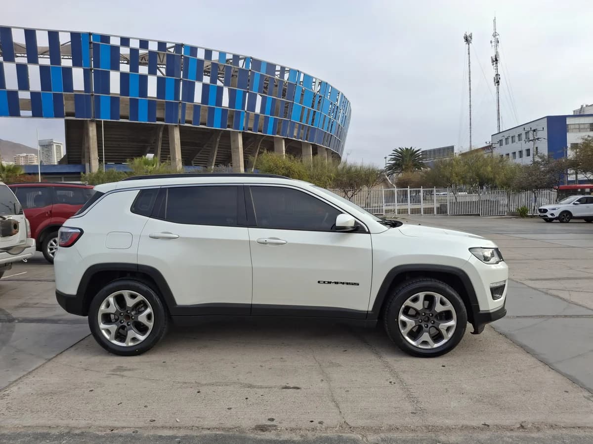 2020 JEEP COMPASS LONGITUDE 2.4 AT - Imagen 5