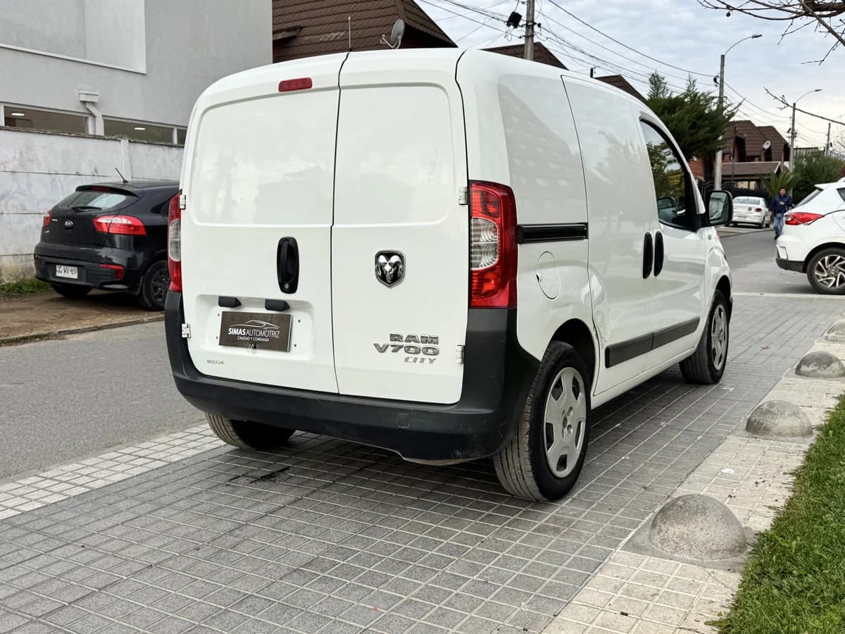 2021 RAM VAN 700 CITY 5P 1.2 - Imagen 4