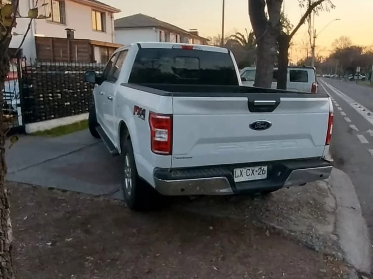 2020 FORD F150 XLT 4X4 5.0 AUT - Imagen 4