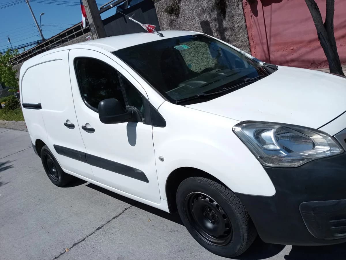 2019 PEUGEOT PARTNER VU HDI 1.6 - Imagen 1