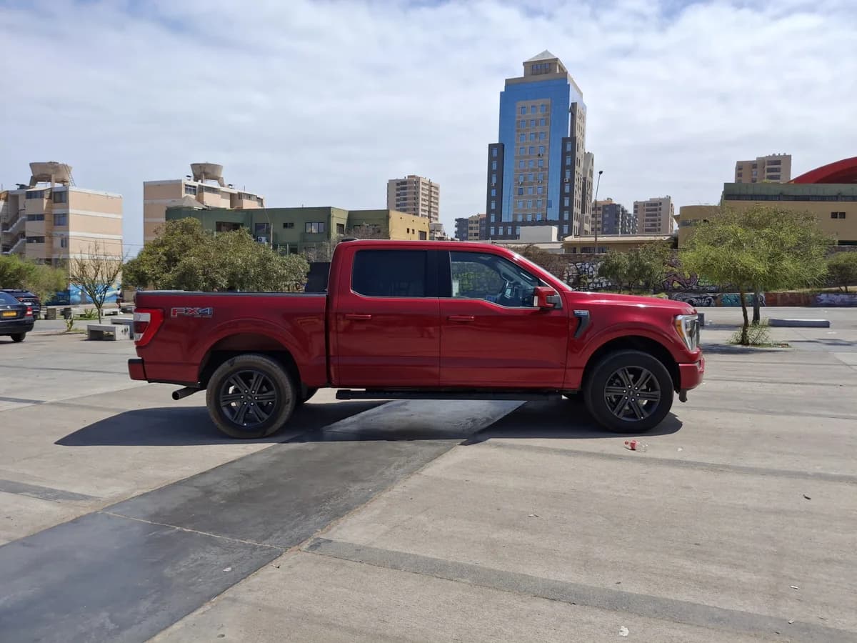 2021 FORD NEW F150 LARIAT SPORT 4X4 5.0 AUT - Imagen 4