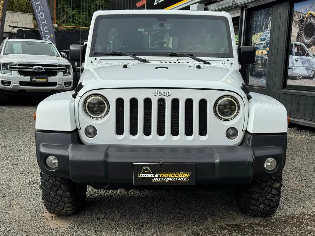 JEEP WRANGLER SAHARA 2015 - Imagen 2