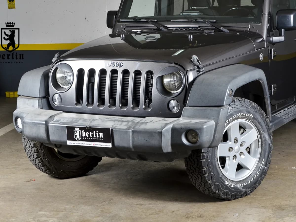 2018 JEEP WRANGLER UNLTD SPORT 4X4 3.6 AUT - Imagen 5