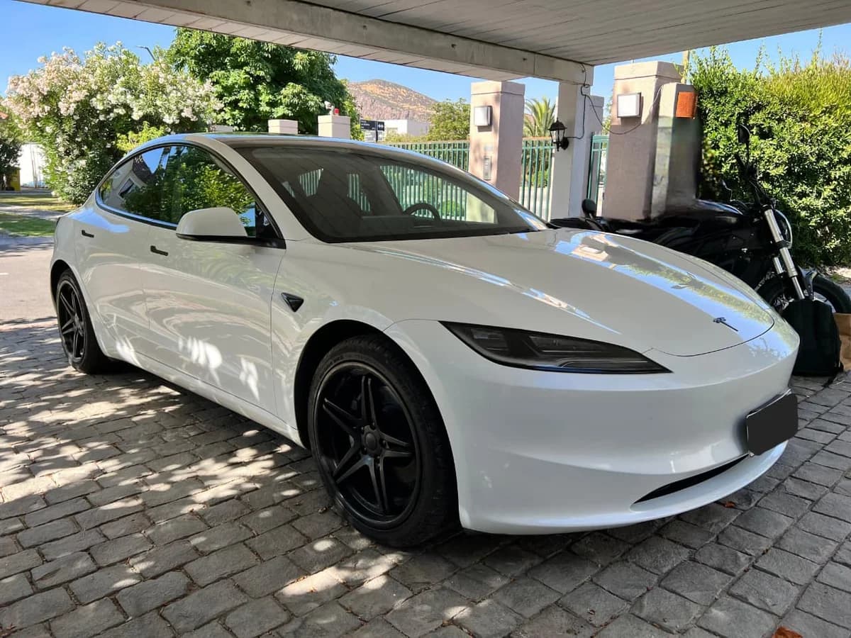 2025 TESLA MODEL 3 - Imagen 1
