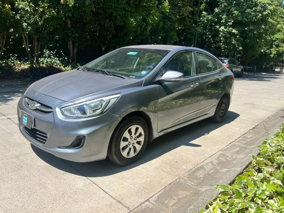 2015 HYUNDAI ACCENT RB GL 1.6 AT (PERDIDA ASIMILADA) - Imagen 2