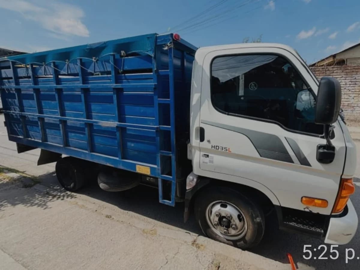 2022 HYUNDAI HD35 - Imagen 2