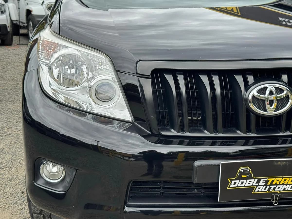 TOYOTA LAND CRUISER PRADO 2011 4X4 2.7 AUT - Imagen 3