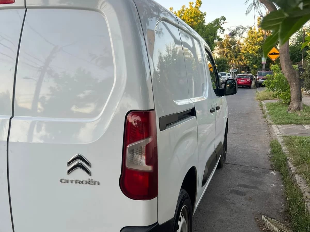 2023 CITROEN BERLINGO K9 1.6 - Imagen 4