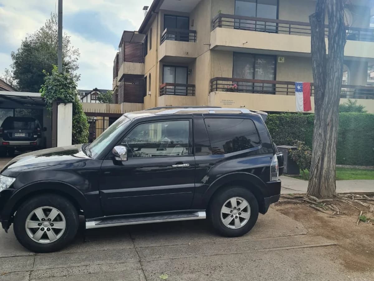 2010 MITSUBISHI MONTERO 3.8 - Imagen 3