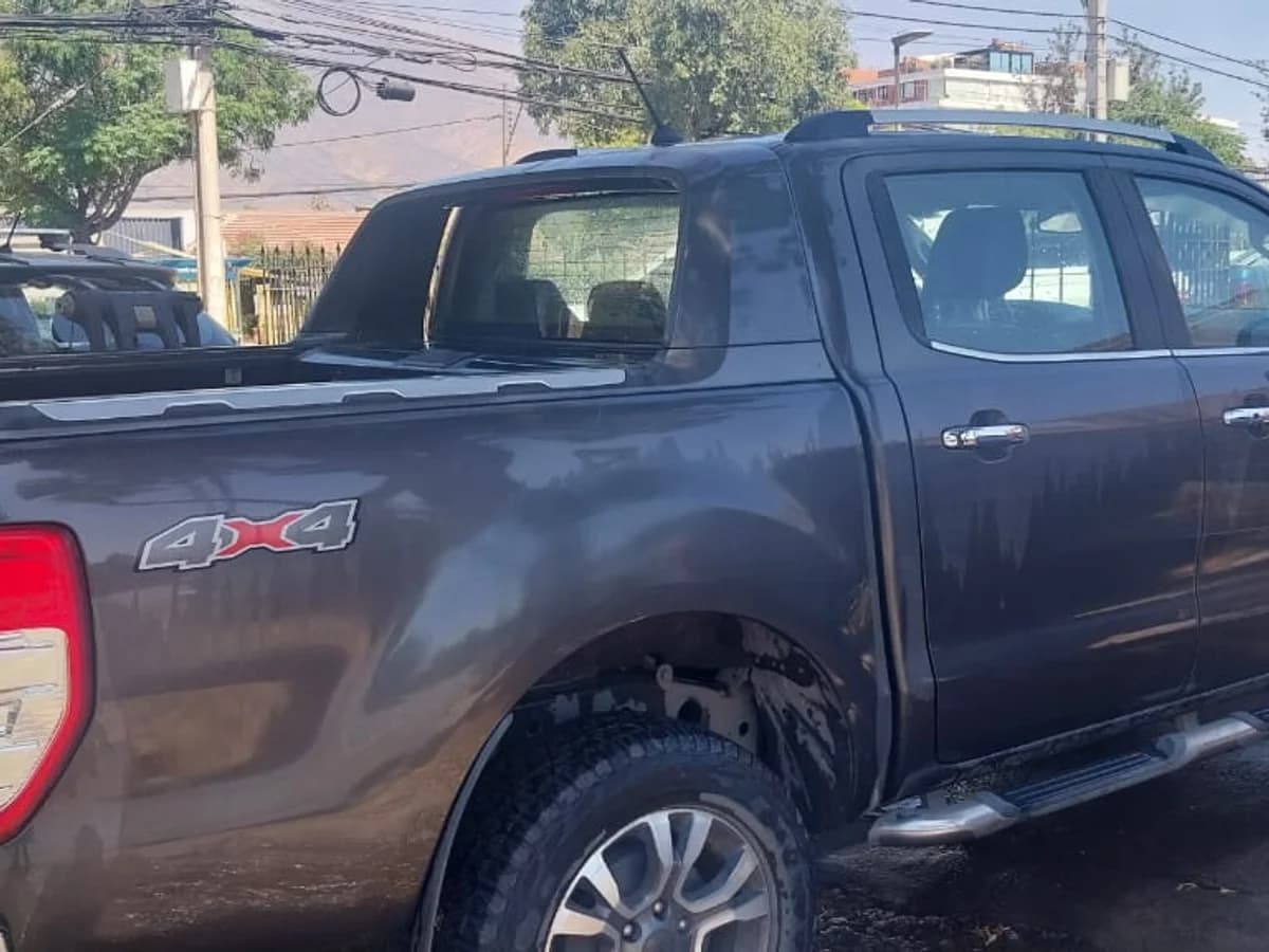 2023 FORD RANGER LTD 4X4 3.2 automatica LIMITED TOP LINEA DIESEL - Imagen 5