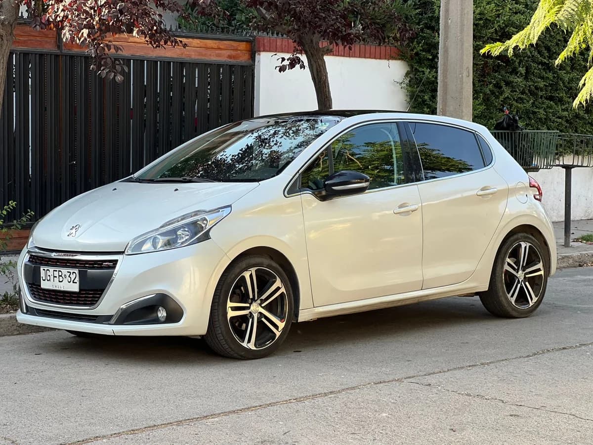 2017 PEUGEOT 208 GT LINE 1.2 AUT - Imagen 2