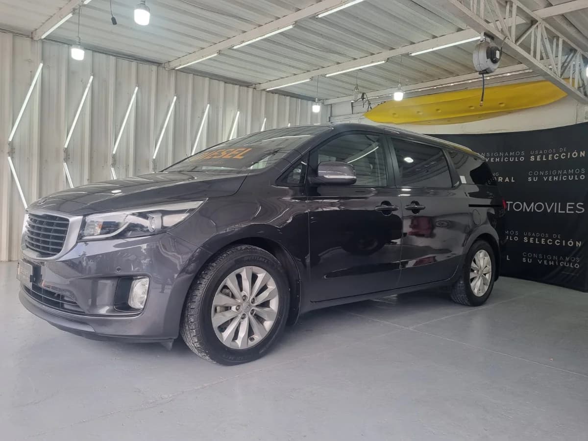 2017 KIA MOTORS GRAND CARNIVAL EX 2.2 AUT - Imagen 4