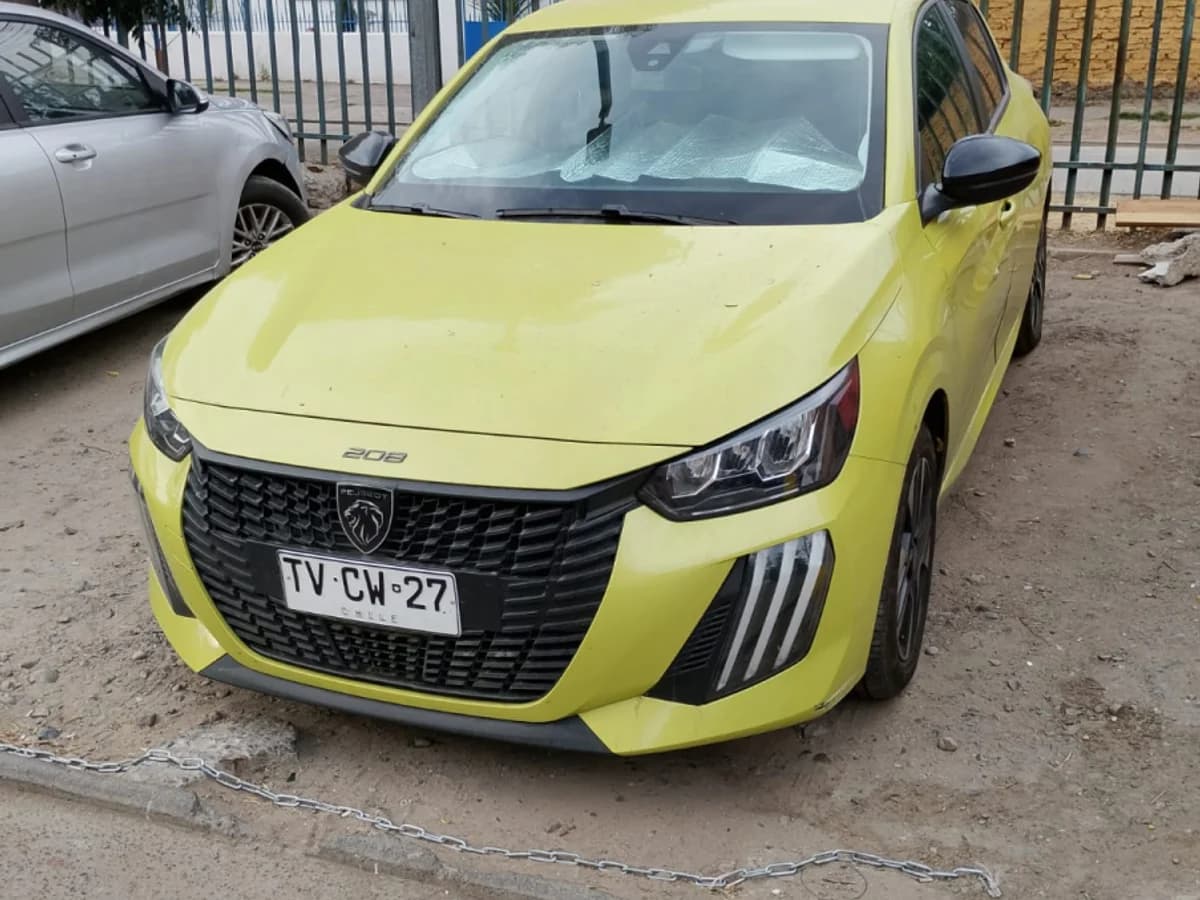 2025 PEUGEOT 208 - Imagen 5