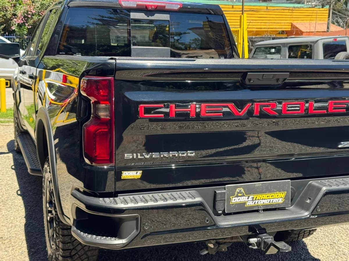 CHEVROLET SILVERADO ZR2 2023 - Imagen 5