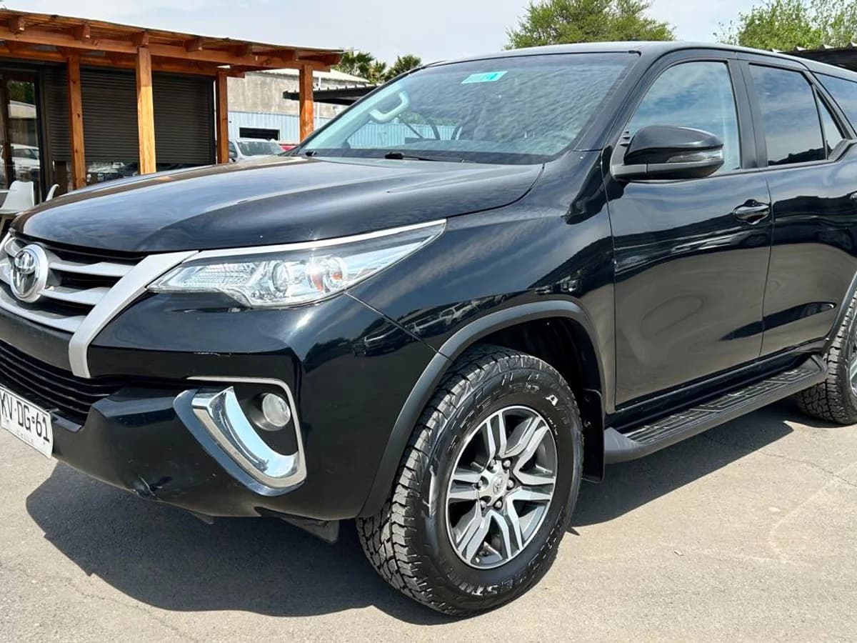 2019 TOYOTA FORTUNER SRV 2.7 AUT - Imagen 1