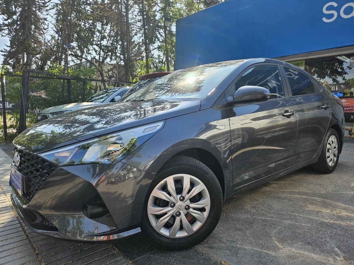 2023 HYUNDAI ACCENT PLUS 1.4 MT - Imagen 3