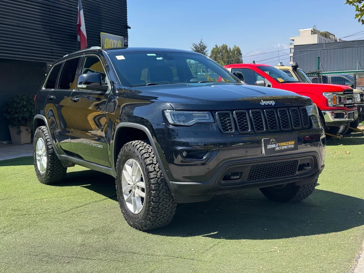 JEEP GRAND CHEROKEE LAREDO 2018