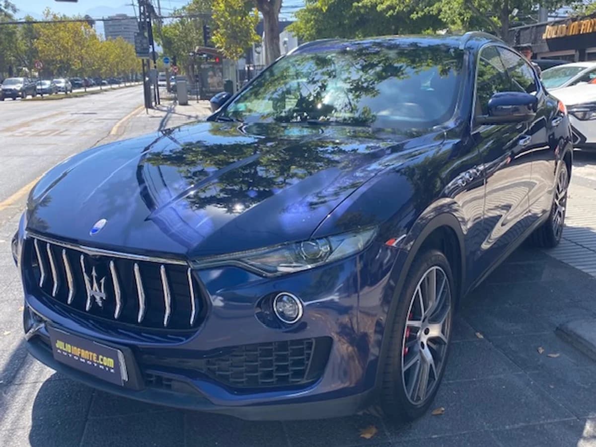MASERATI LEVANTE SQ4 Bi turbo 430 HP. 2019