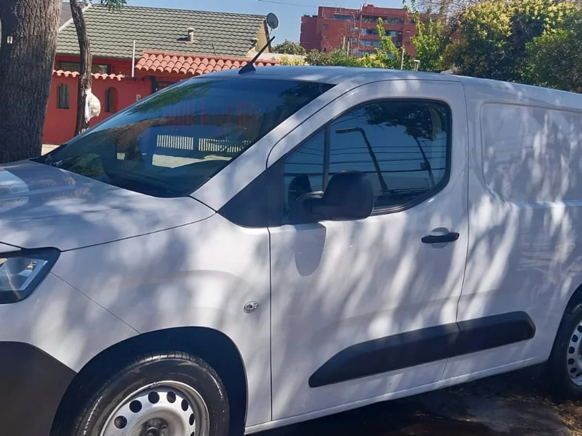 PEUGEOT PARTNER L1 2023 62.000KM DIESEL, 1 DUEÑO, EXCELENTE ESTADO